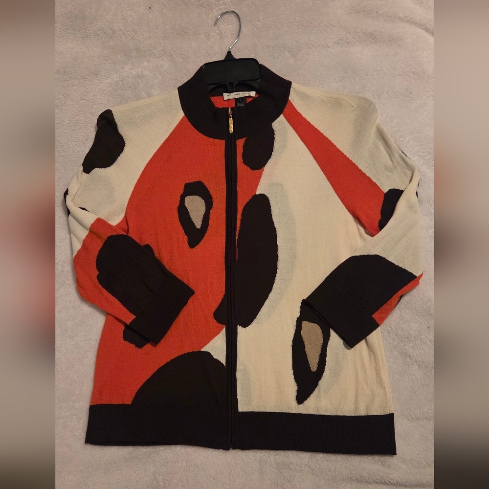 St. John Sport: Black and Orange Patterned Top GUC